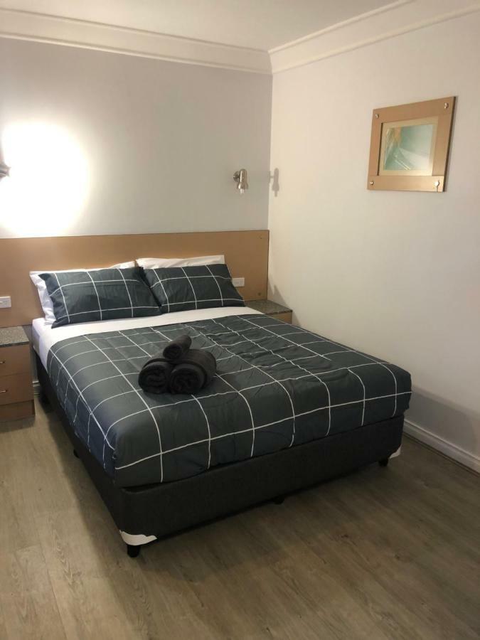 Latitude20 Cattrall Park Motel Karratha Exterior foto